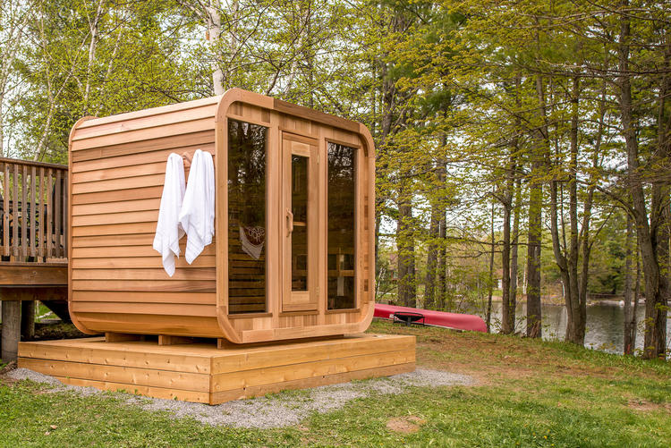 Dundalk leisurecraft europe clear red cedar sauna Luna made in canada waterproof outdoor saunas