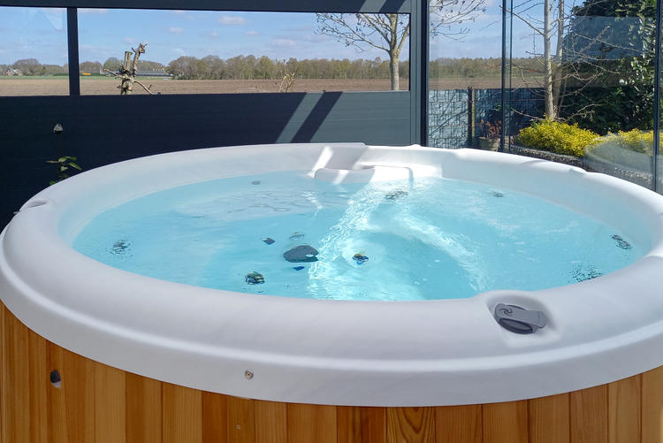 American Nordic Hottub jacuzzi spa hot tub electric leisurecraft europe crown classic model