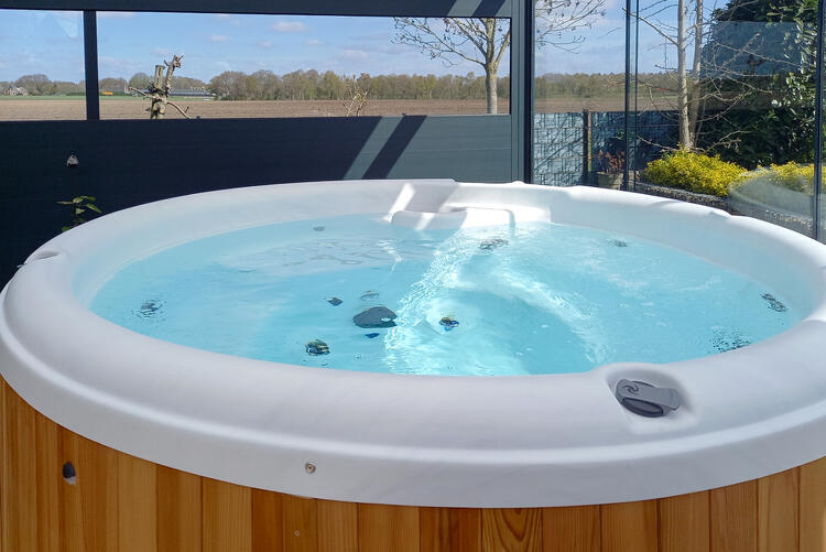 American Nordic Hottub jacuzzi spa hot tub electric leisurecraft europe crown classic model