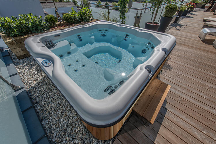 Nordic Hot tubs red cedar leisurecraft europe encore luxury lighting