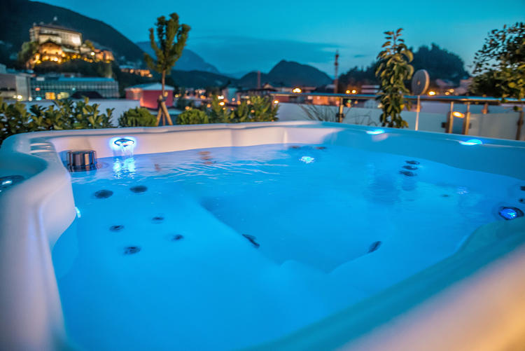 Nordic Hot tubs leisurecraft europe Encore luxury lighting package