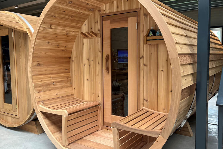 Barrel-sauna-with-signature-front-porch-leisurecraft-europe