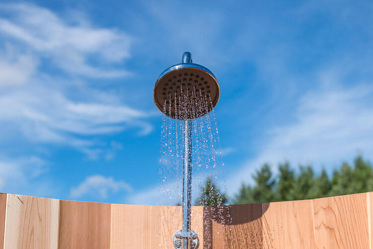 Dundalk leisurecraft europe Red Cedar barrel shower hardware