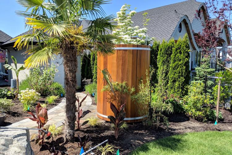 Dundalk leisurecraft europe Red Cedar barrel outdoor privacy shower