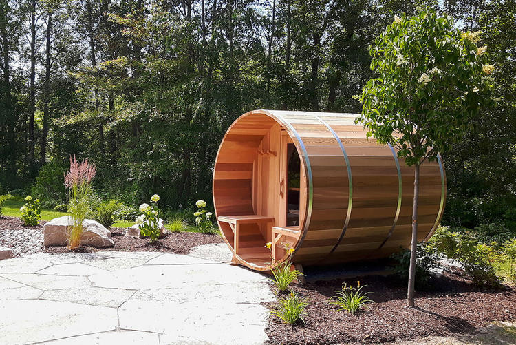 Dundalk-leisurecraft-europe-clear-red-cedar-barrel-sauna-porch