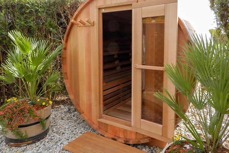 Dundalk-leisurecraft-europe-clear-red-cedar-barrel-sauna-tempered-bronze-door