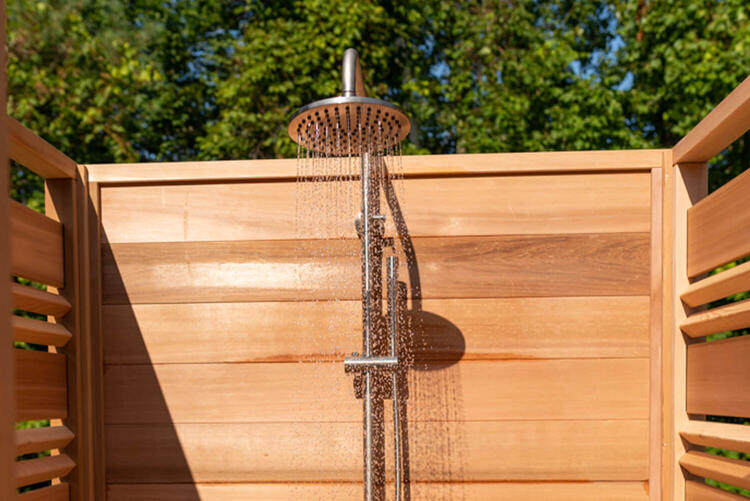 Dundalk leisurecraft europe Red Cedar shower