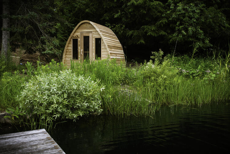 Dundalk Leisurecraft europe POD sauna knotty western red cedar raindrop shape saunas