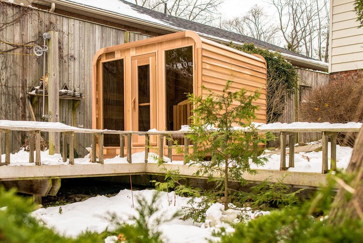 Dundalk leisurecraft europe clear red cedar Luna sauna made in canada tempered glass front wall