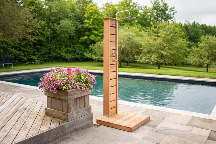 Dundalk leisurecraft europe Red Cedar sunlight outdoor shower